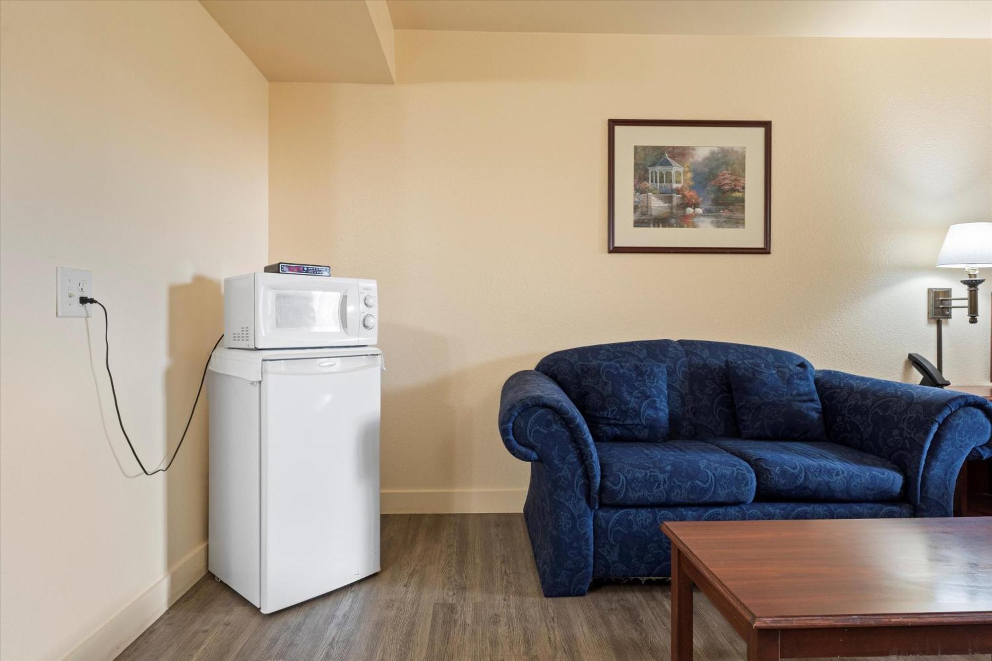 Quincy Inn And Suites Экстерьер фото