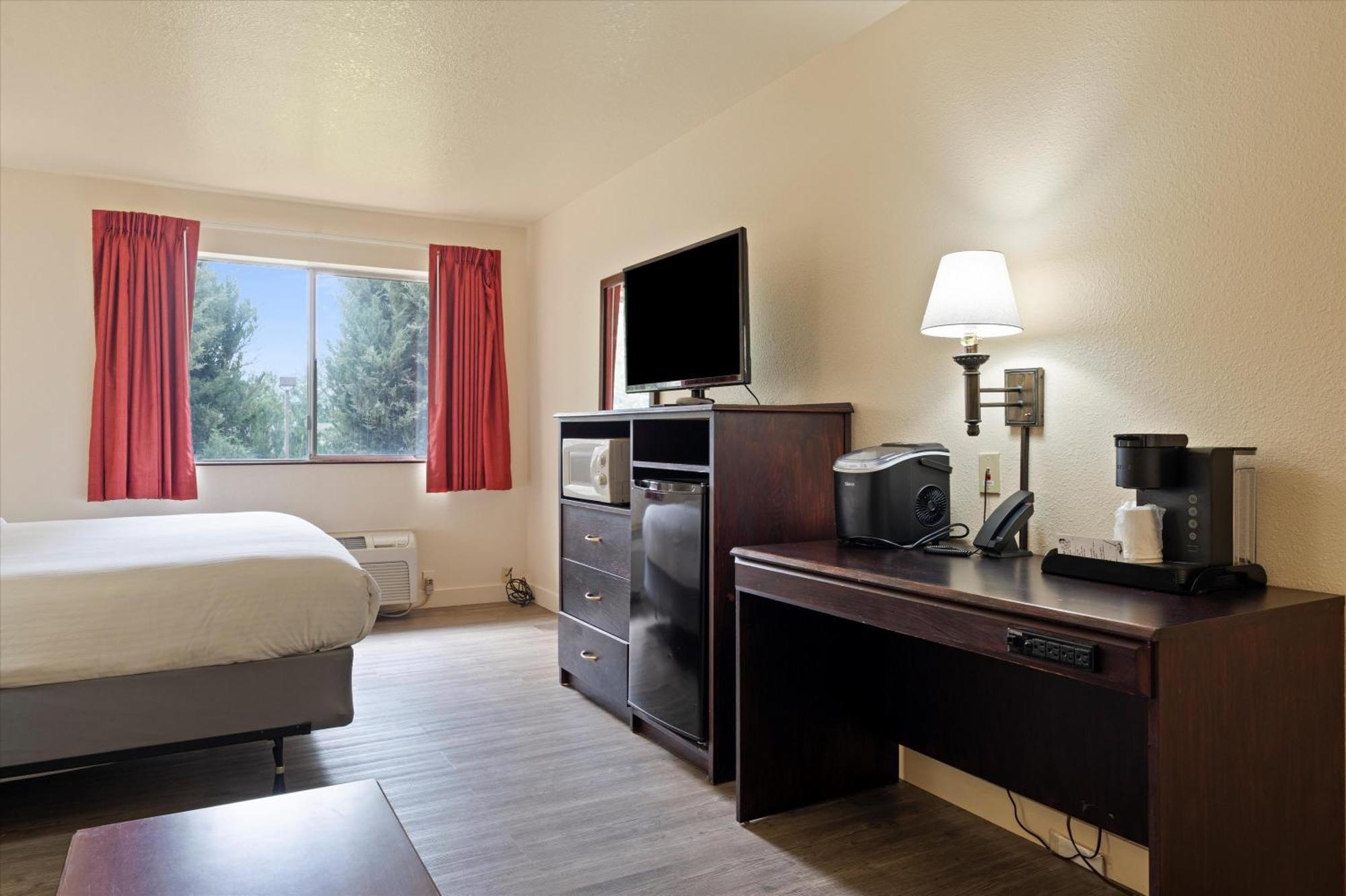 Quincy Inn And Suites Экстерьер фото