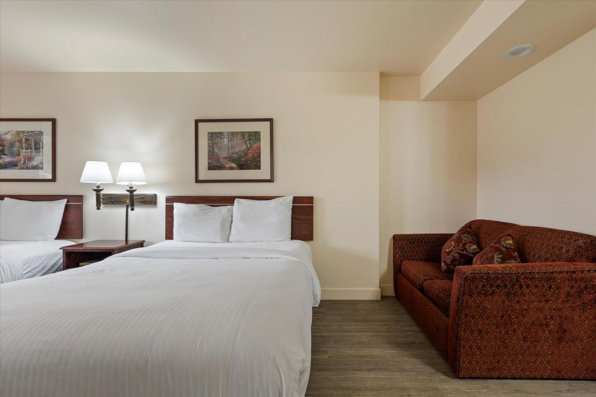 Quincy Inn And Suites Экстерьер фото