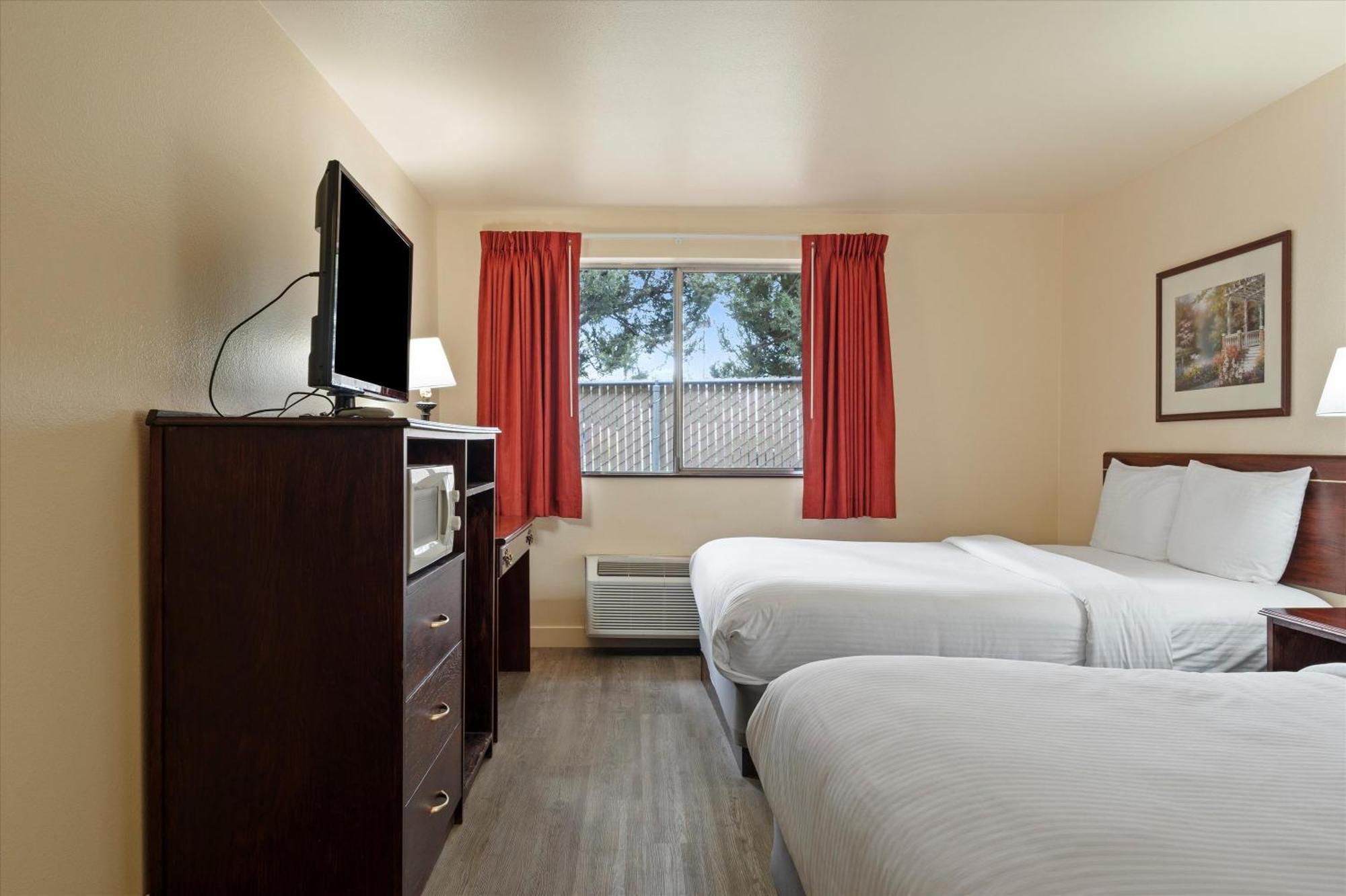 Quincy Inn And Suites Экстерьер фото