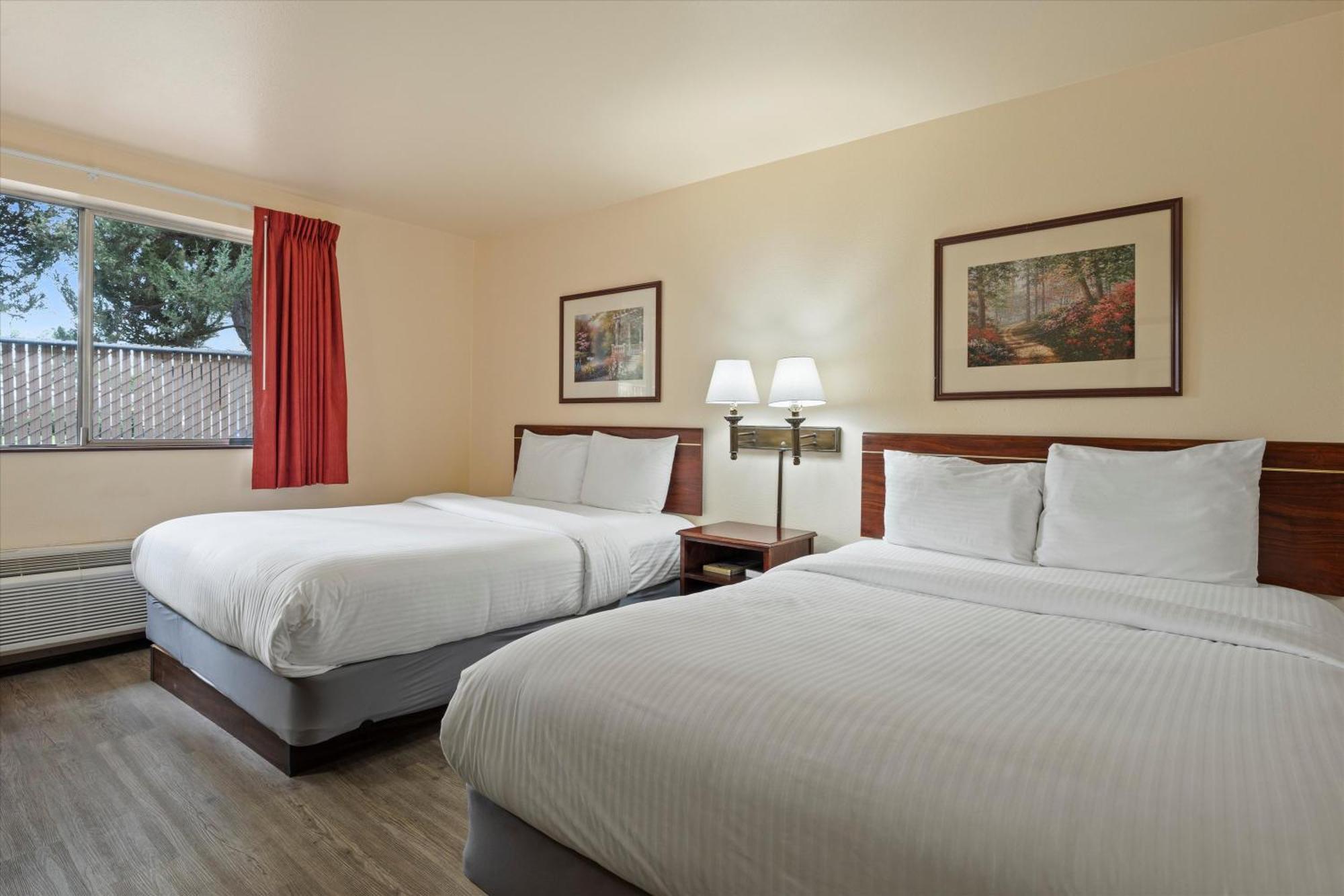 Quincy Inn And Suites Экстерьер фото