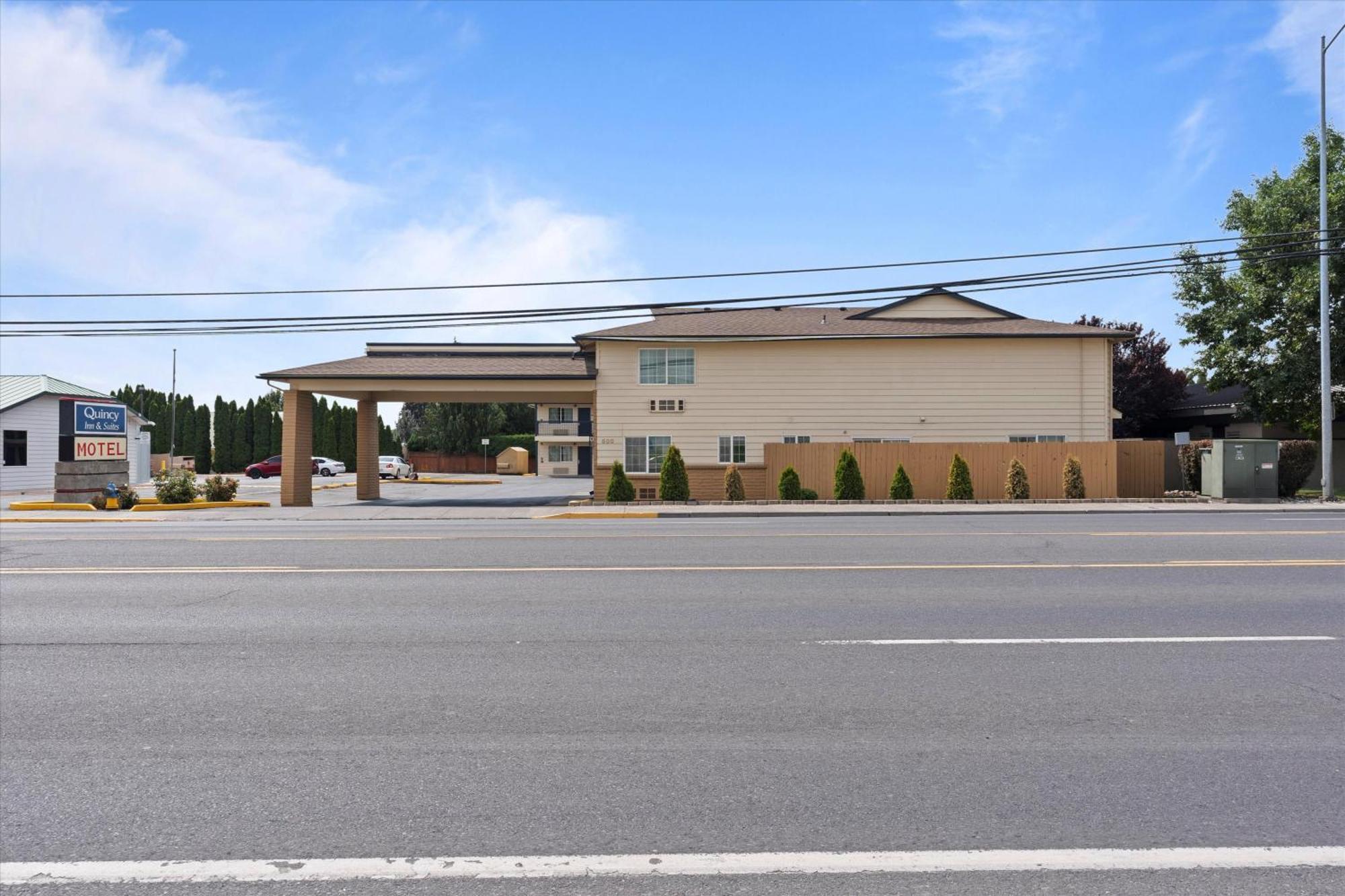 Quincy Inn And Suites Экстерьер фото