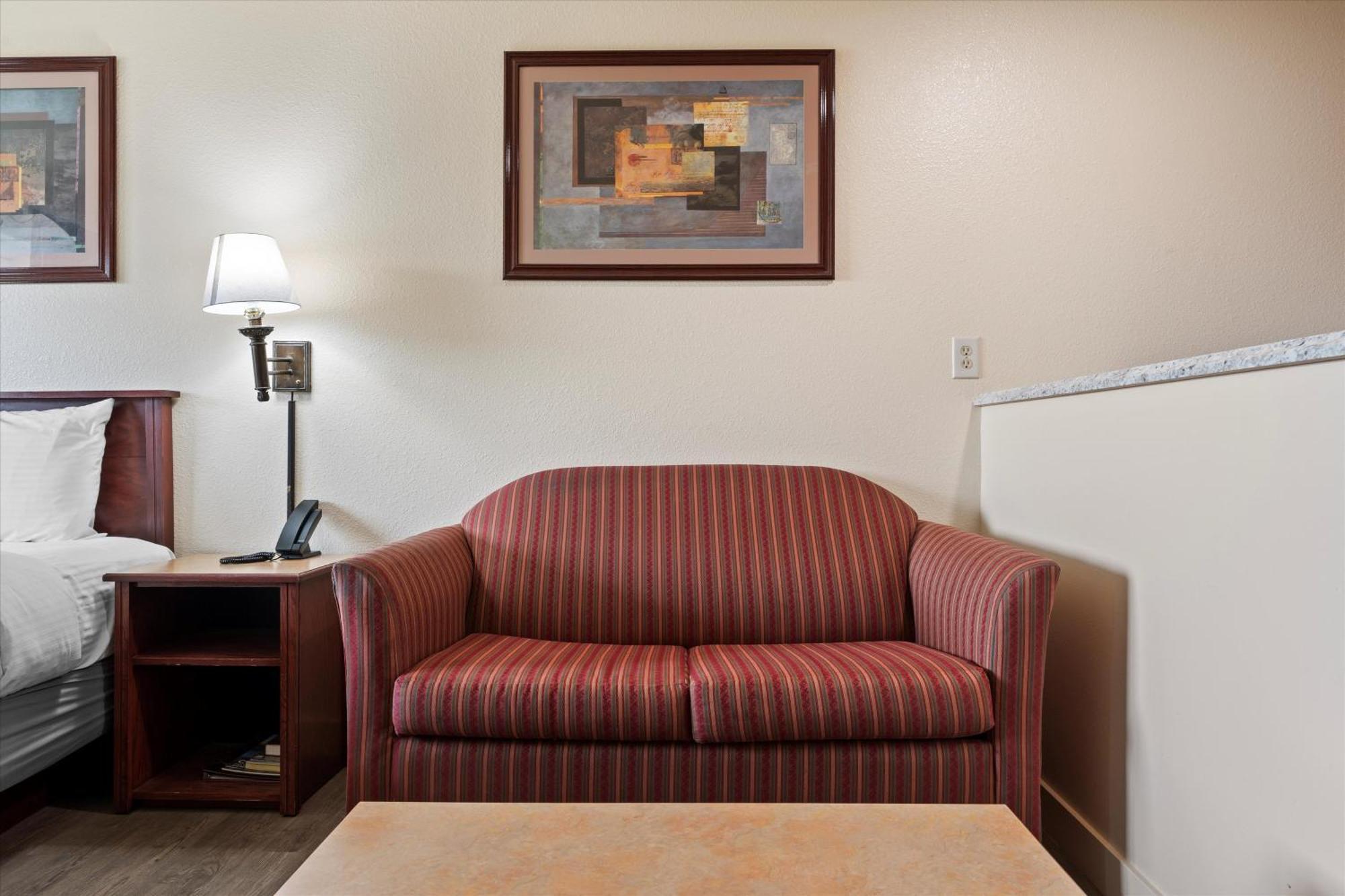 Quincy Inn And Suites Экстерьер фото